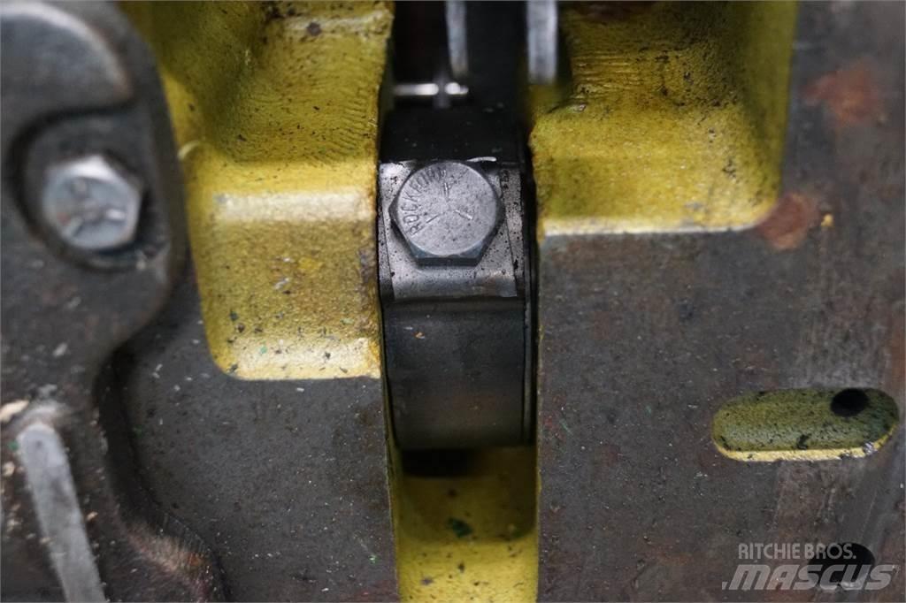 John Deere 4240 Навесное оборудование и запчасти