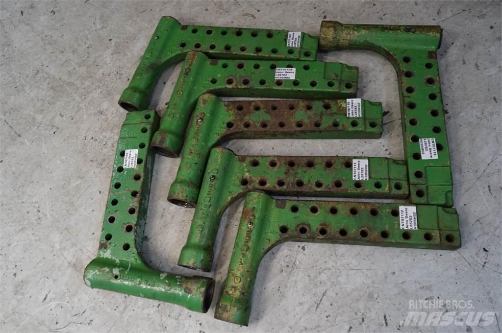 John Deere 4240 Навесное оборудование и запчасти