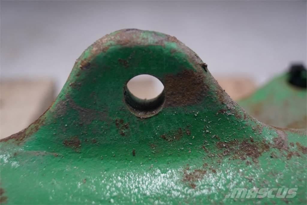 John Deere 4455 Навесное оборудование и запчасти