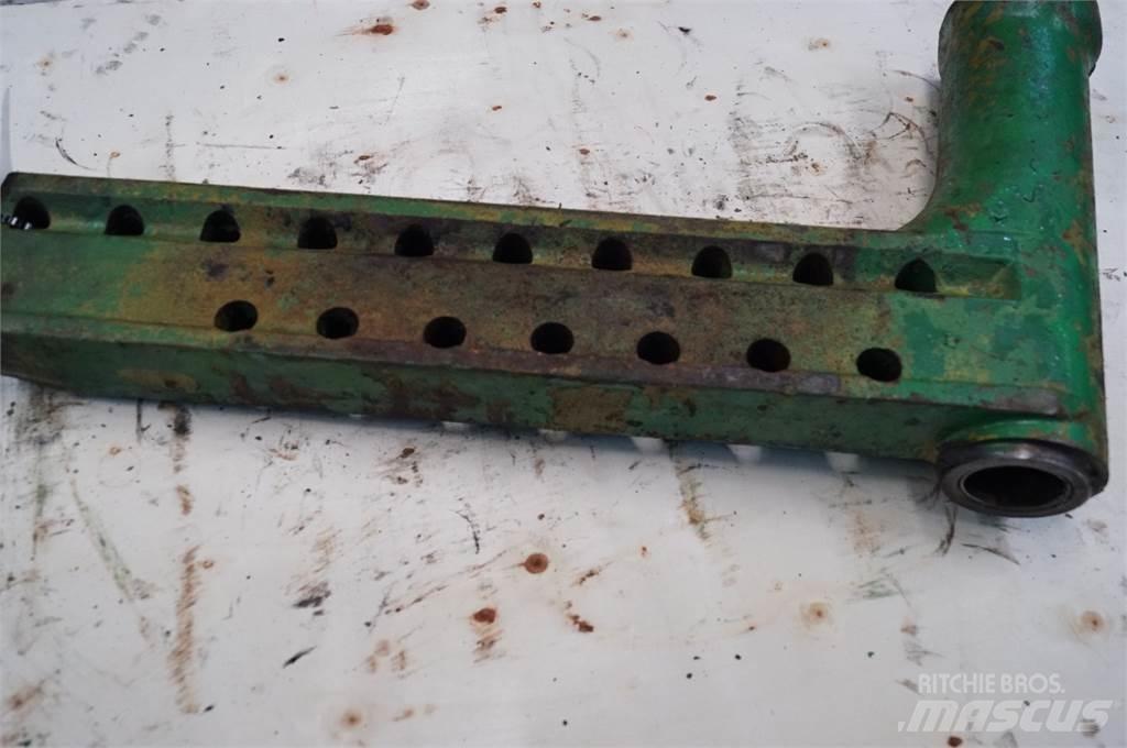 John Deere 4455 Навесное оборудование и запчасти