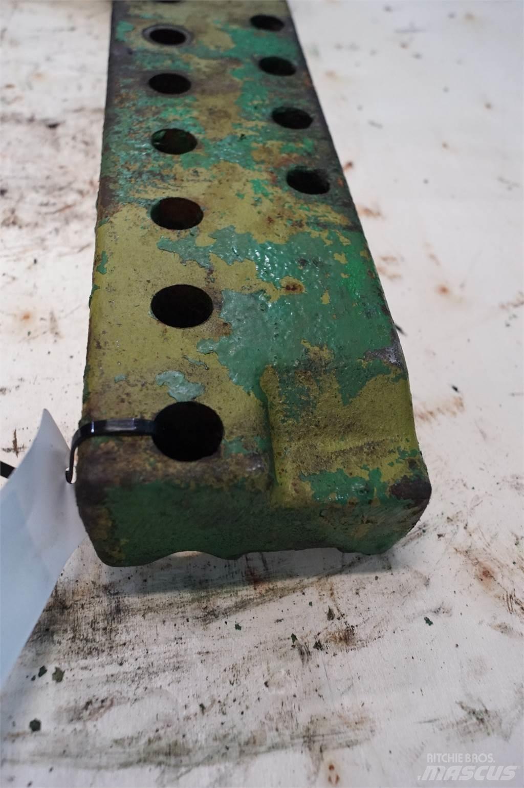 John Deere 4455 Навесное оборудование и запчасти
