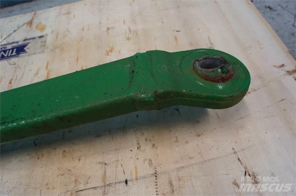 John Deere 5115R Навесное оборудование и запчасти