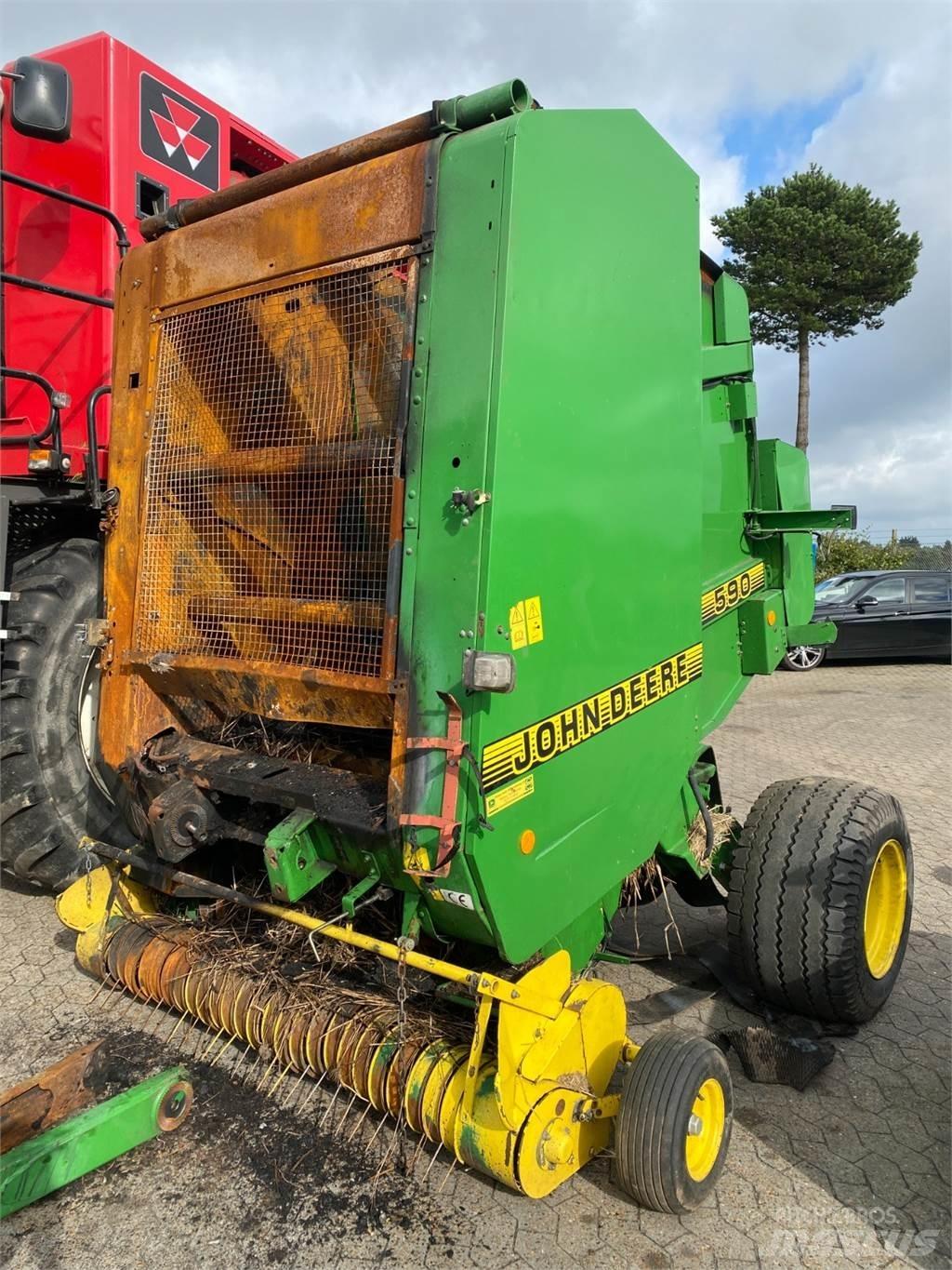 John Deere 590 Рулонные пресс-подборщики