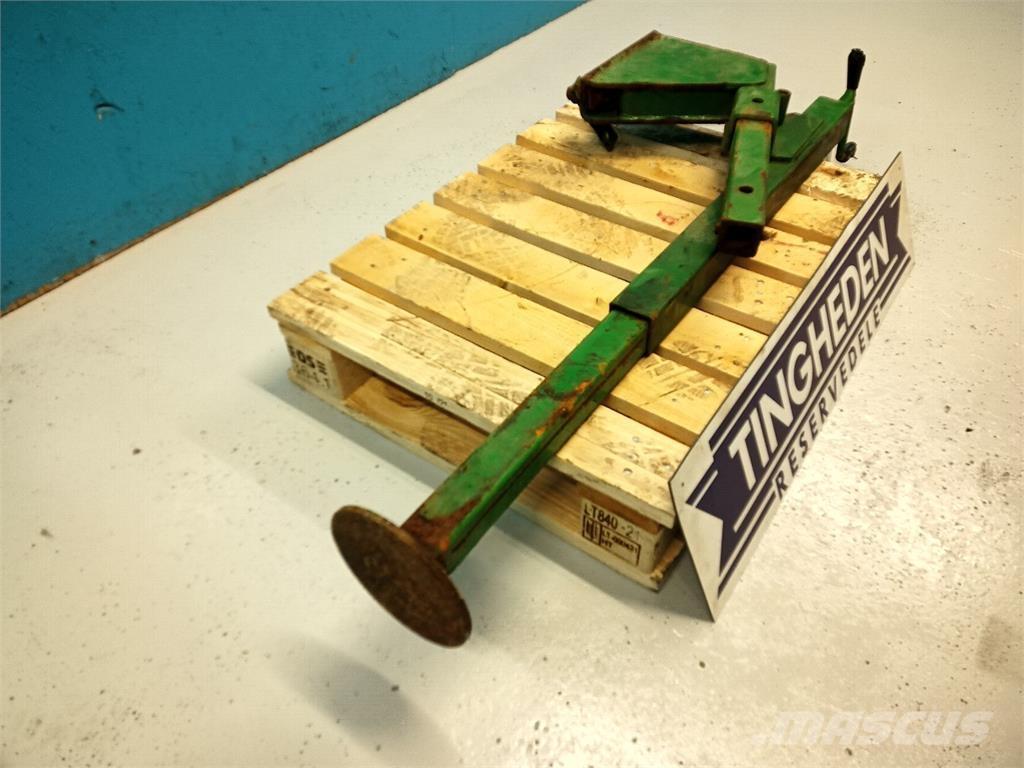 John Deere 590 Просеивающие ковши