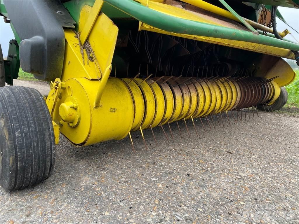 John Deere 592 Рулонные пресс-подборщики
