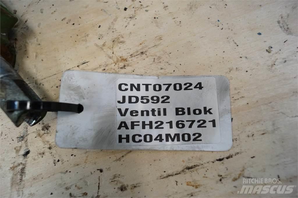John Deere 592 Детали гидравлической системы