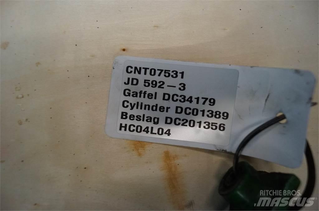 John Deere 592 Комплектующие сельхозмашин для уборки сена