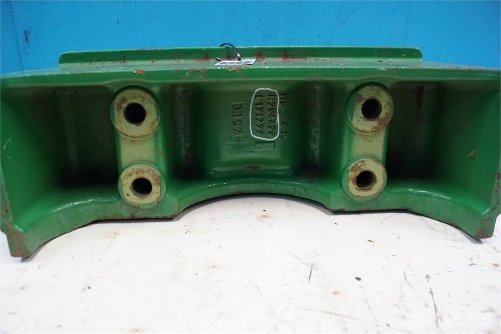 John Deere 6105M Передние весы