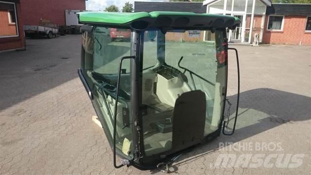 John Deere 6210R Кабины