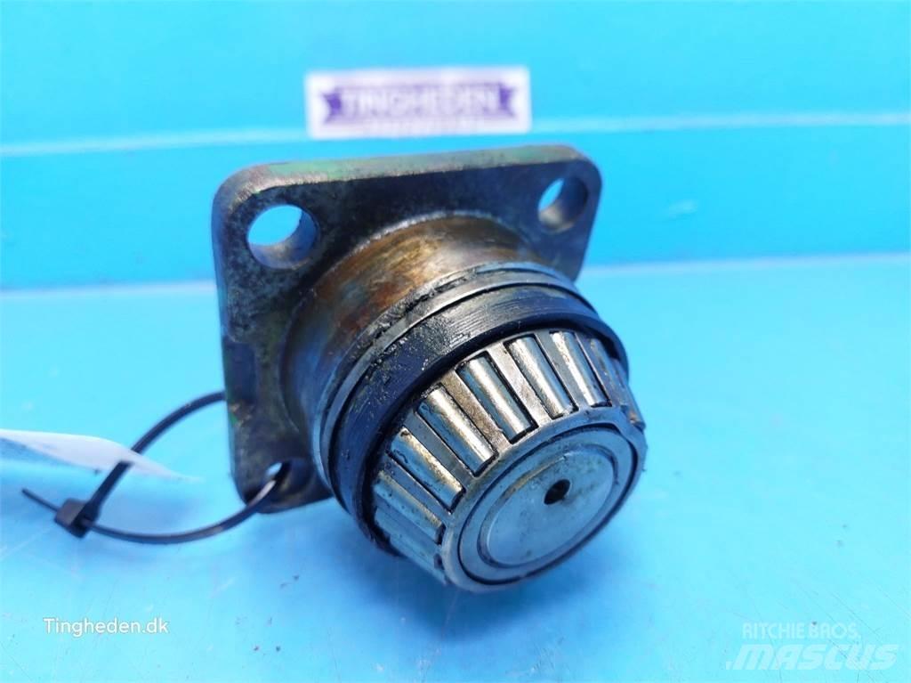 John Deere 6810 Навесное оборудование и запчасти