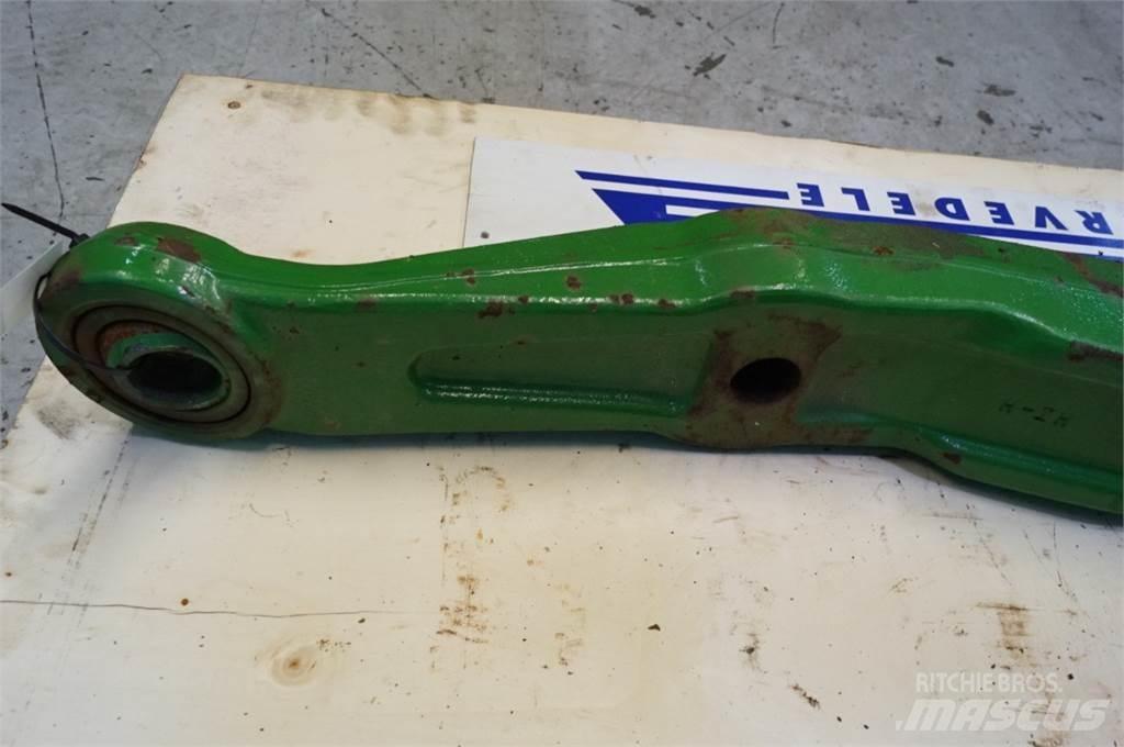John Deere 8520 Навесное оборудование и запчасти