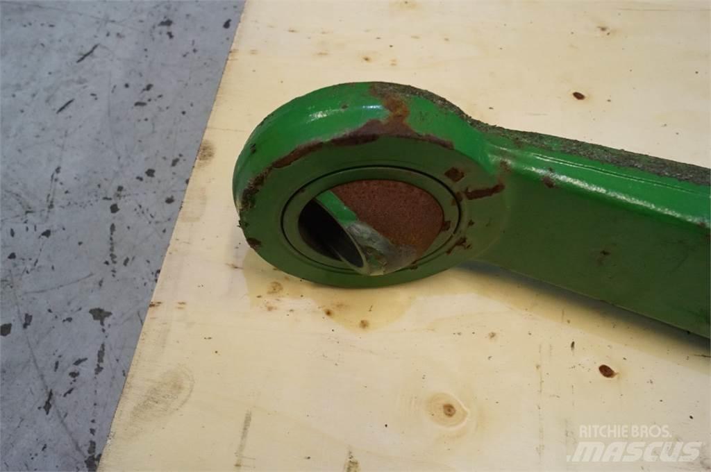 John Deere 8520 Навесное оборудование и запчасти