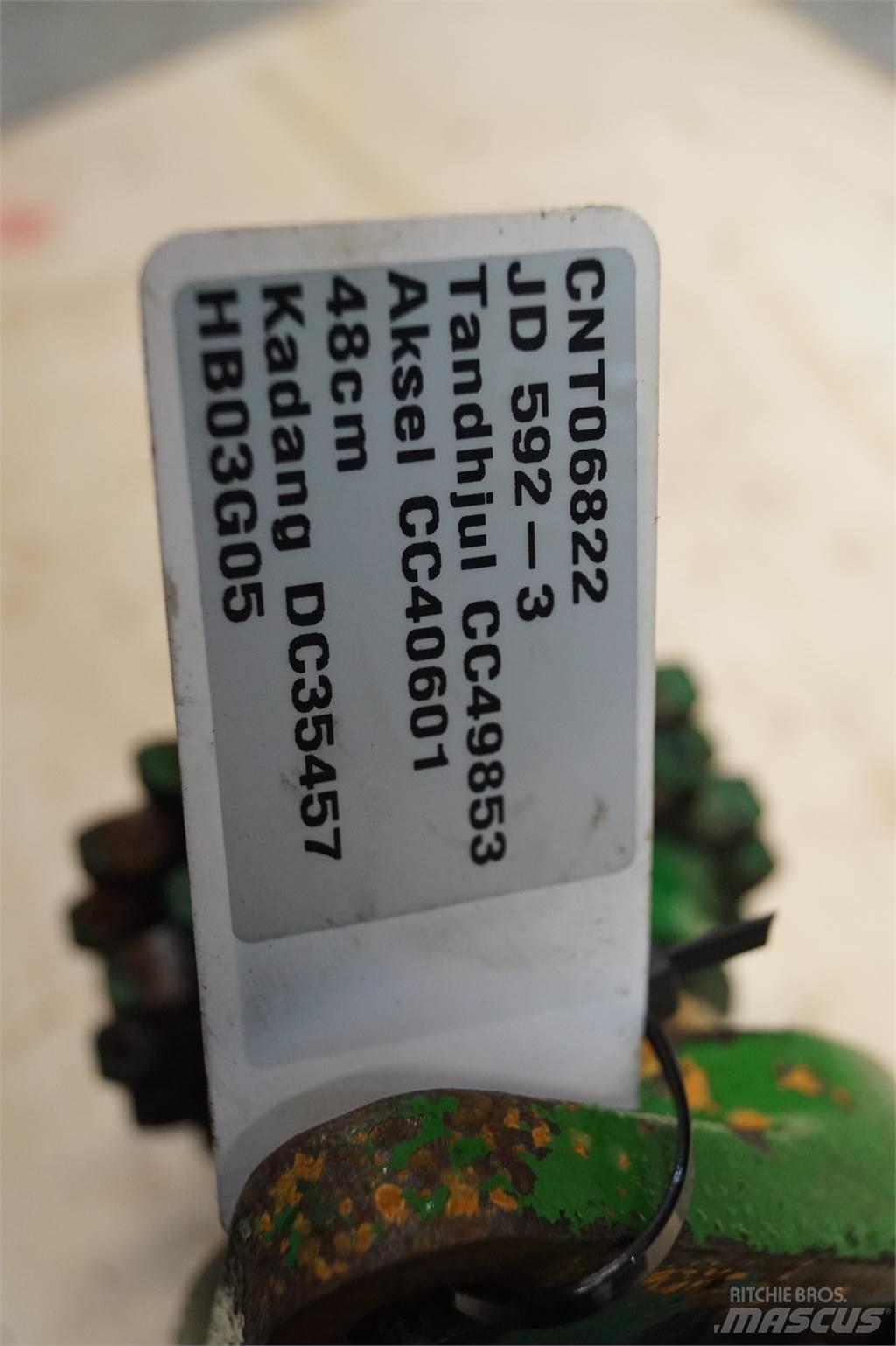 John Deere 952 Навесное оборудование и запчасти