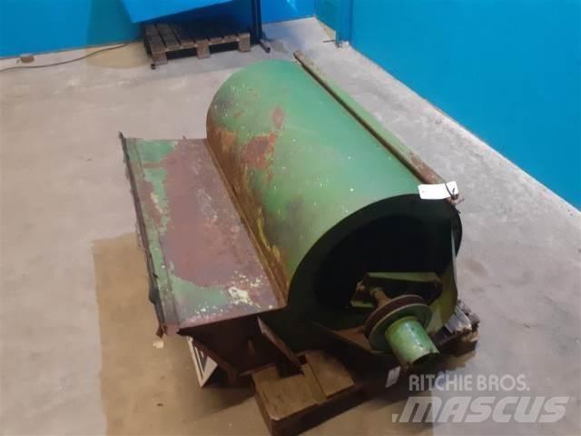 John Deere 955 Пескоразбрасыватели
