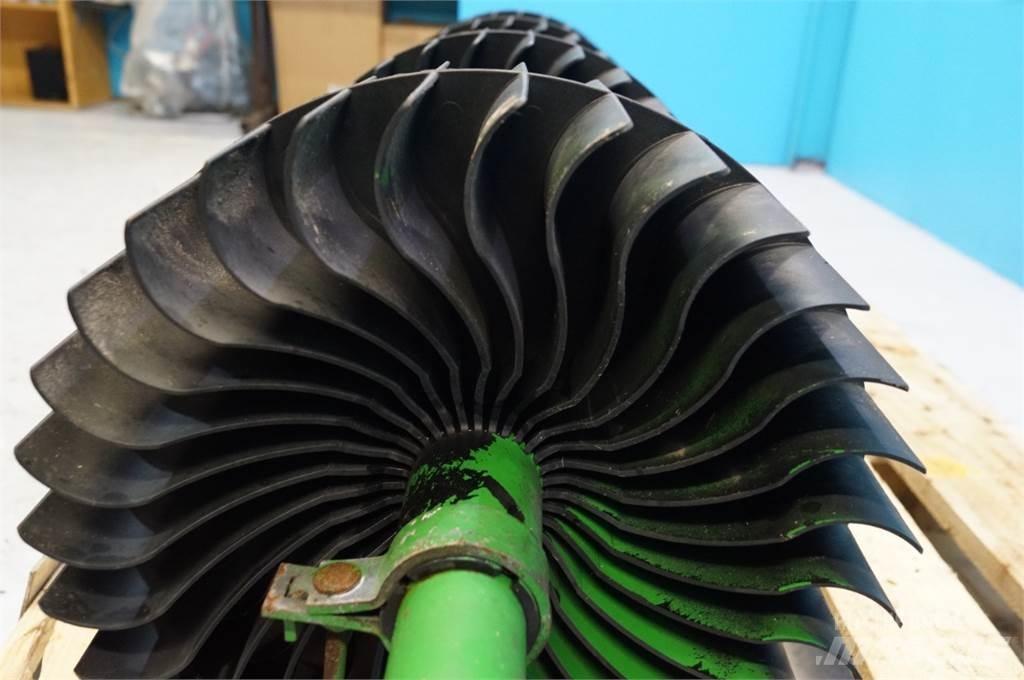 John Deere 9780 Пескоразбрасыватели