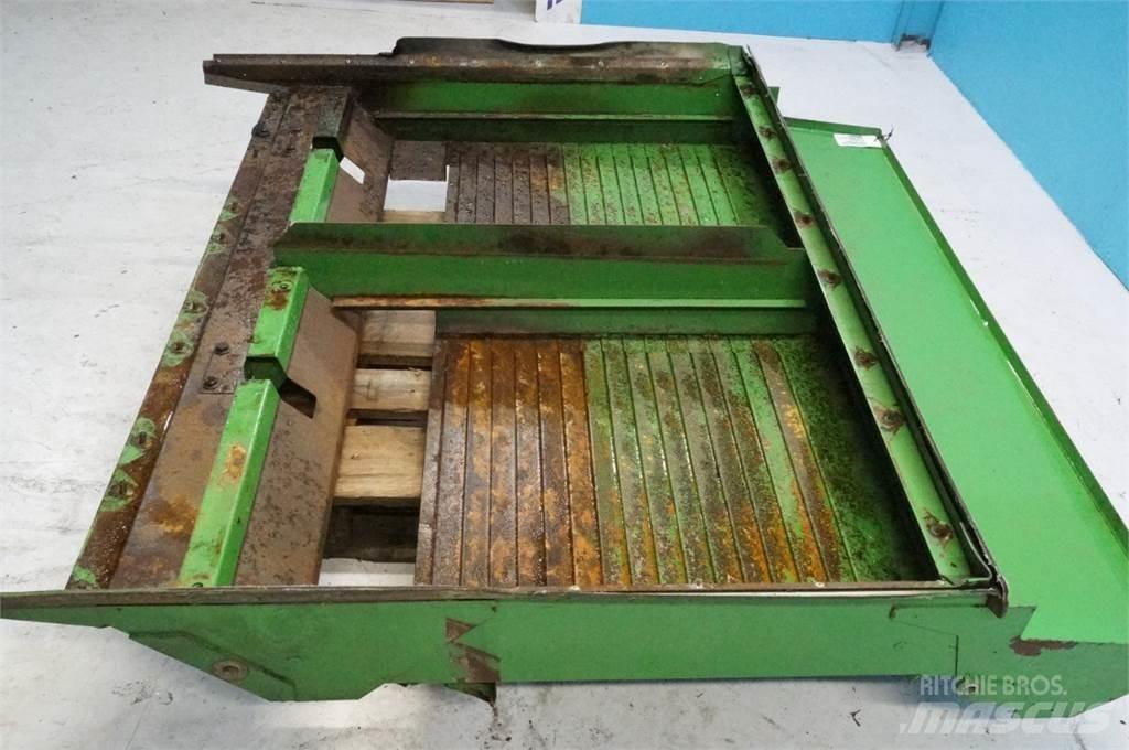 John Deere 9780 Пескоразбрасыватели