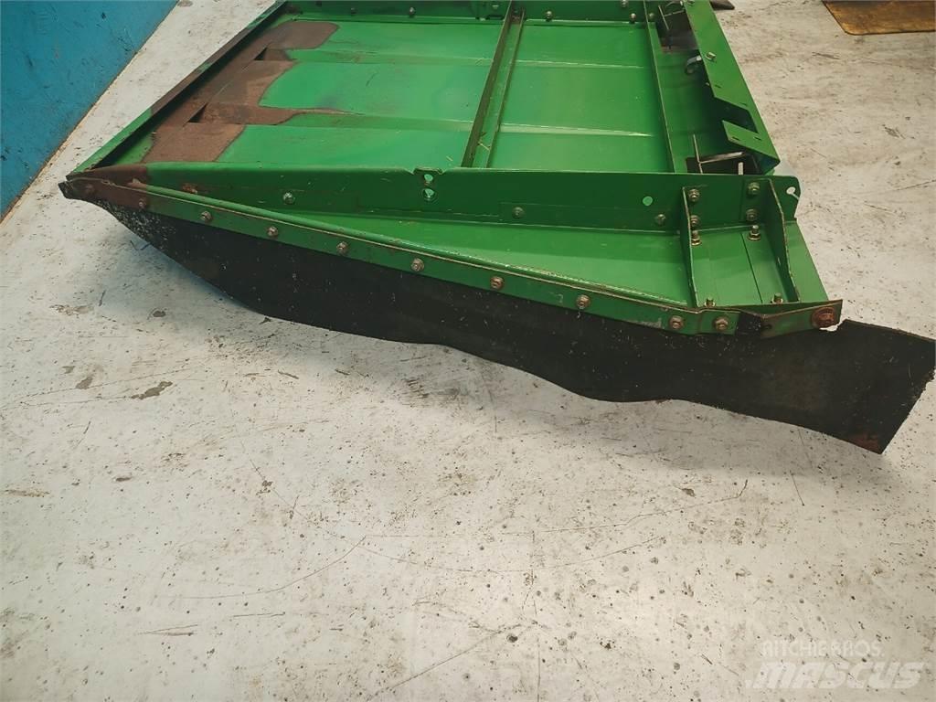 John Deere CTS Пескоразбрасыватели