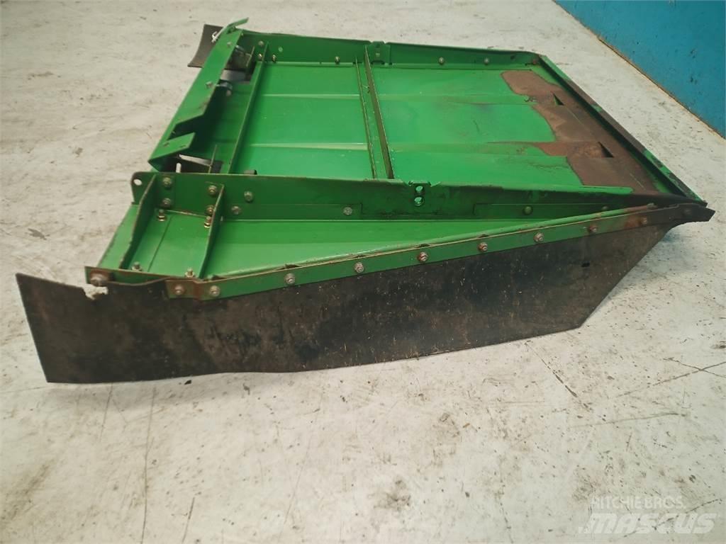 John Deere CTS Пескоразбрасыватели