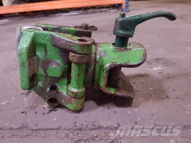 John Deere Træk Навесное оборудование и запчасти