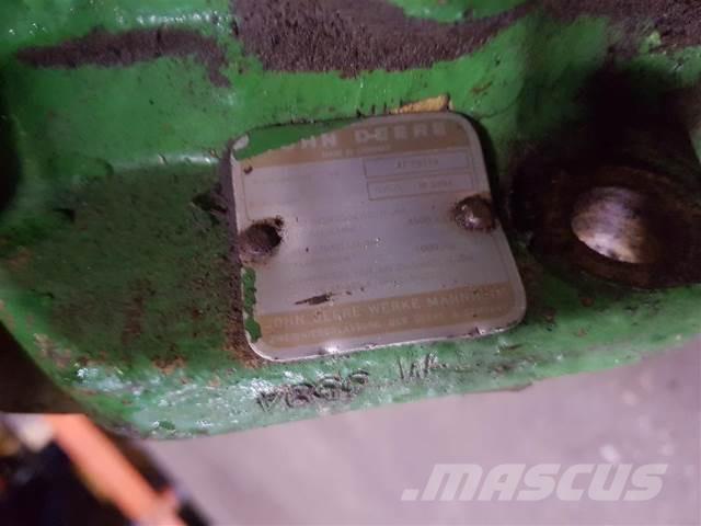 John Deere Træk Навесное оборудование и запчасти