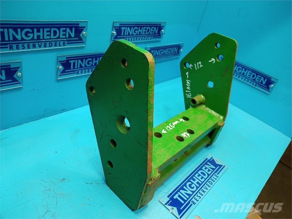 John Deere Træk Навесное оборудование и запчасти