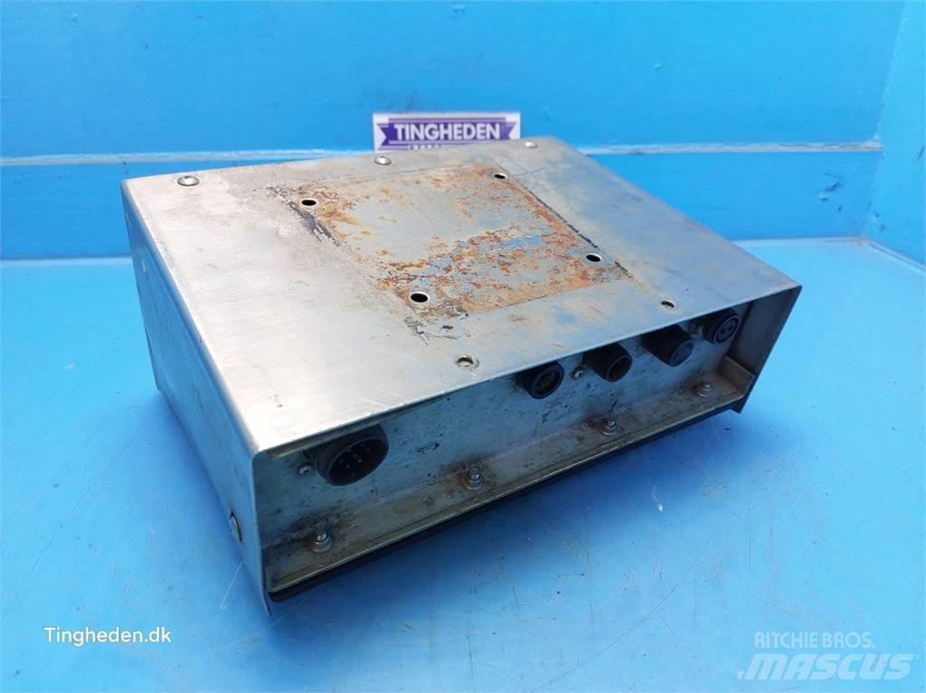 Keenan 700E Кормораздатчики