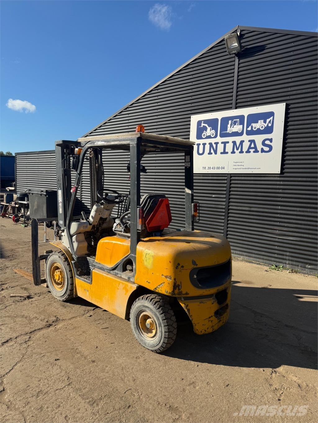 Komatsu FD25 Дизельные погрузчики