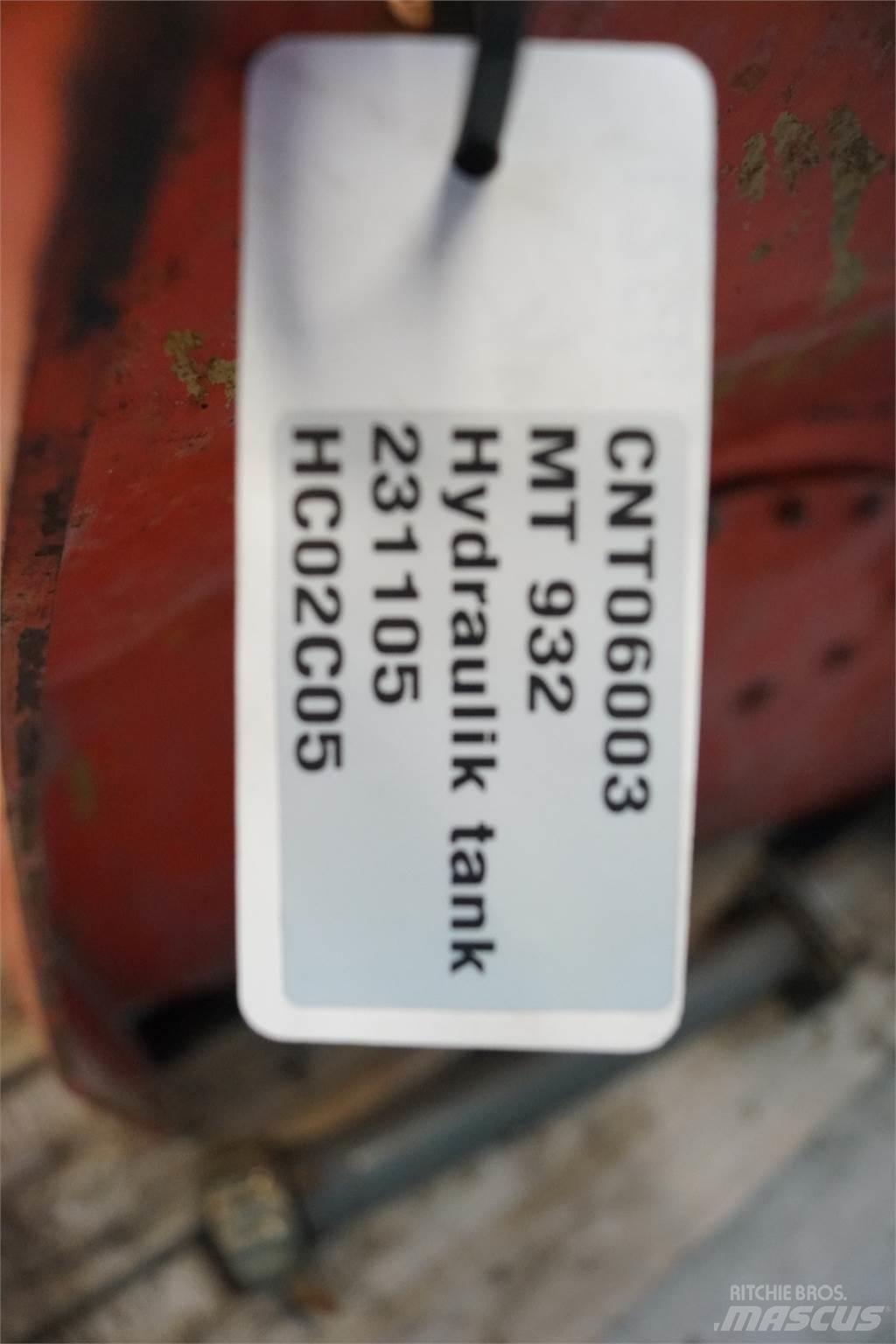 Manitou MT 932T Радиаторы