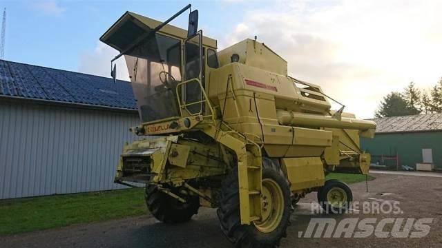 New Holland 1550 Зерноуборочные комбайны