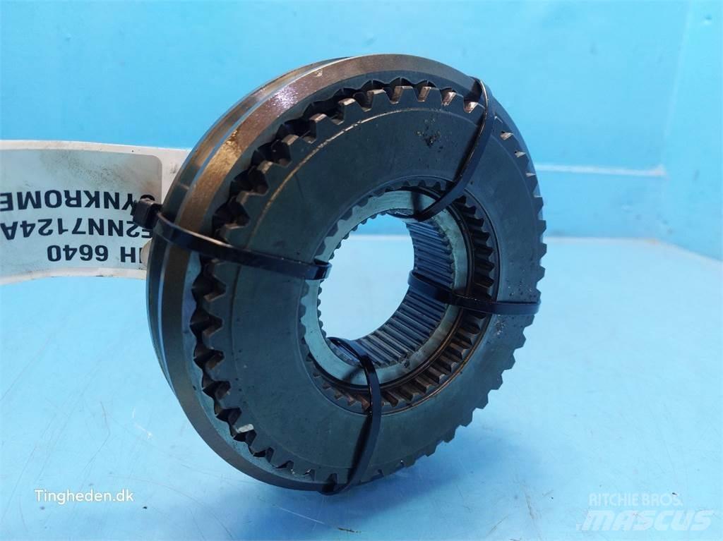 New Holland 6640 Трансмиссии