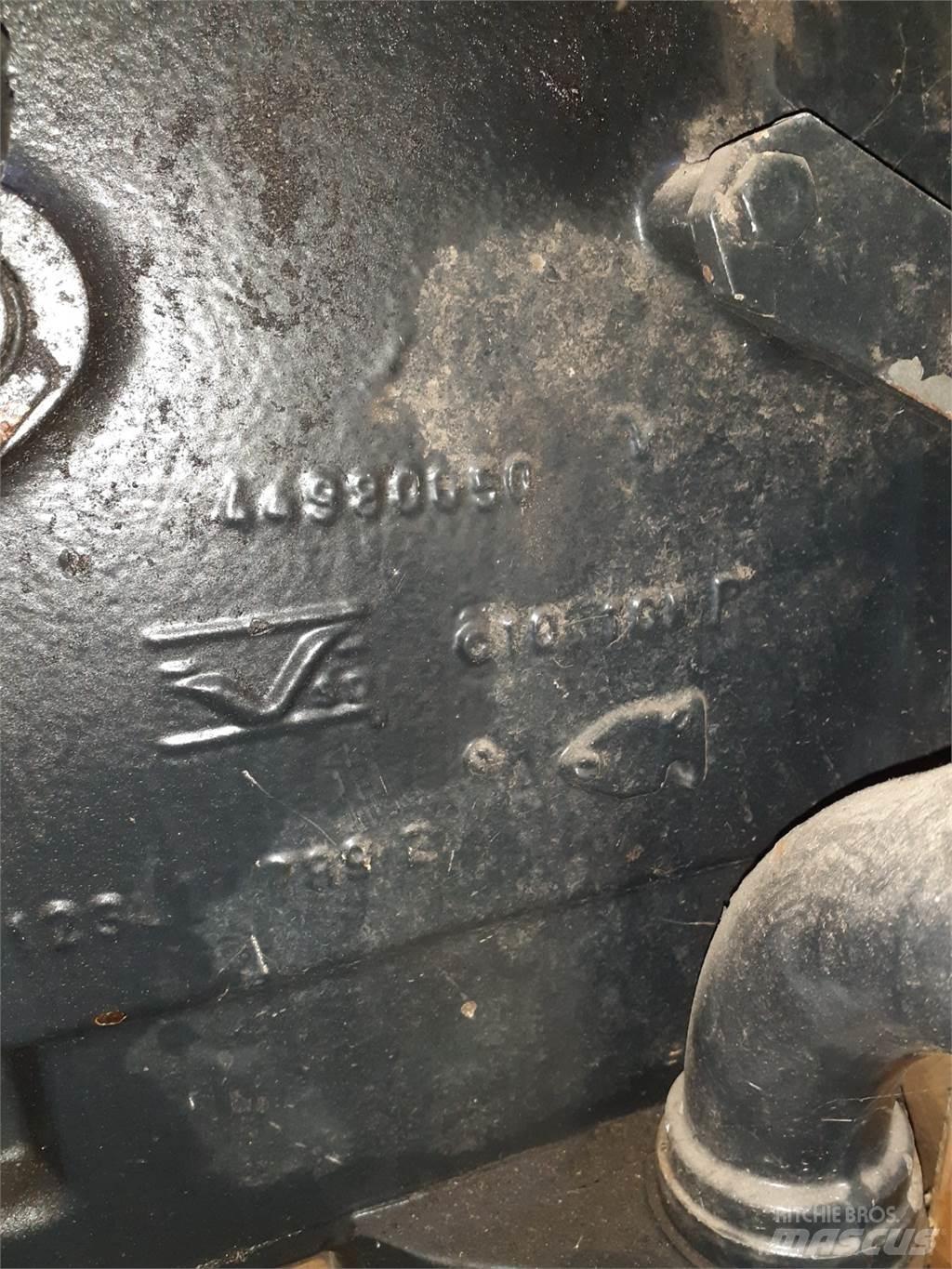 New Holland L85 Трансмиссии