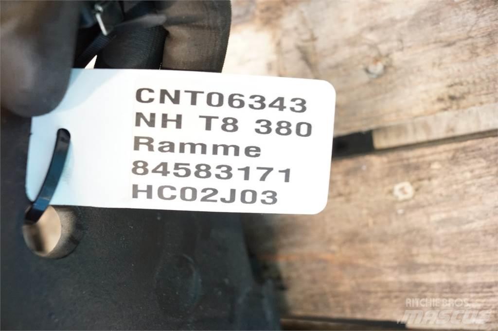 New Holland T8 Навесное оборудование и запчасти