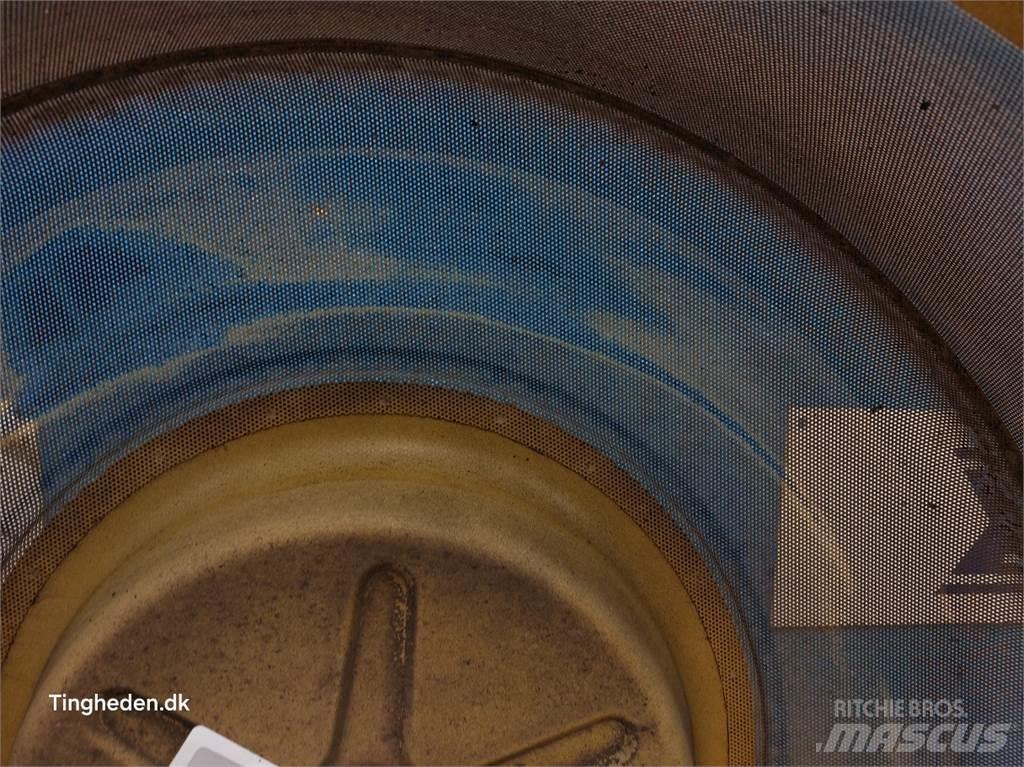 New Holland TX30 Радиаторы