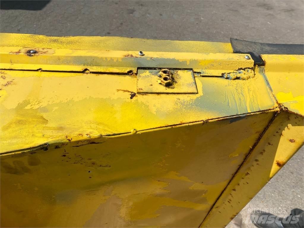 New Holland TX34 Пескоразбрасыватели
