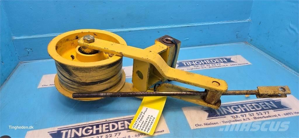 New Holland TX68 Пескоразбрасыватели