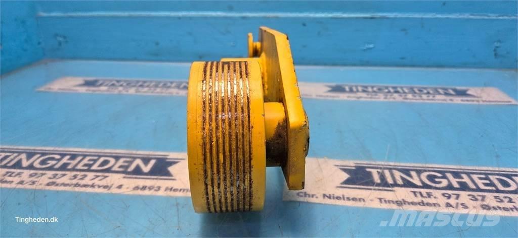 New Holland TX68 Пескоразбрасыватели