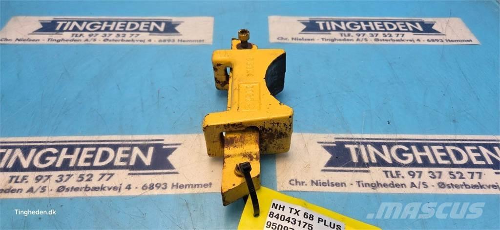 New Holland TX68 Пескоразбрасыватели