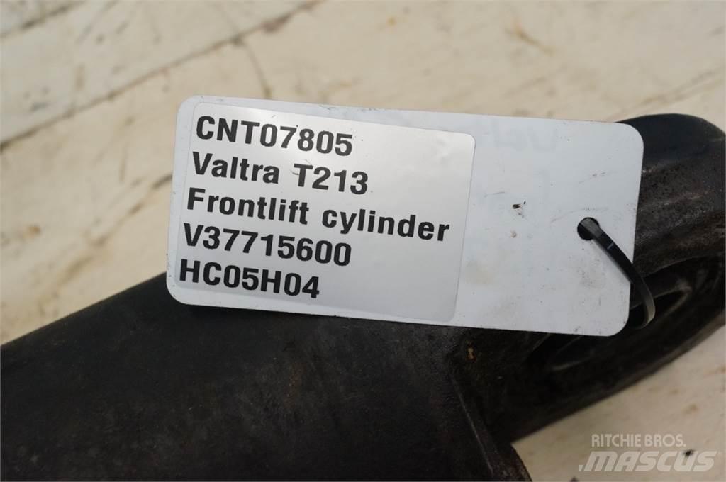 Valtra T213 Навесные фронтальные погрузчики
