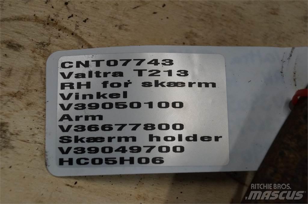 Valtra T213 Навесное оборудование и запчасти