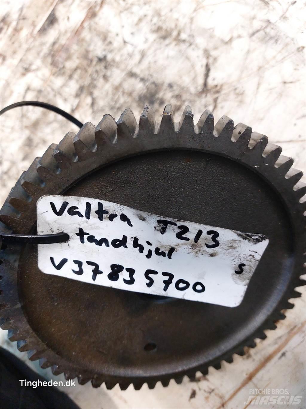 Valtra T213 Трансмиссии