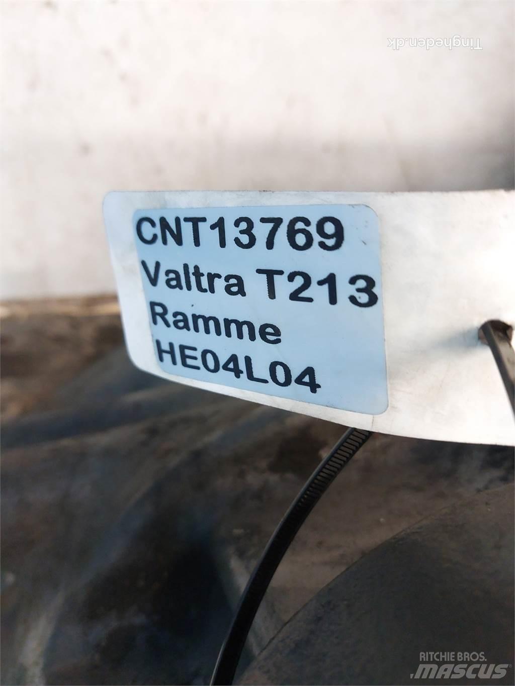 Valtra T213 Навесное оборудование и запчасти