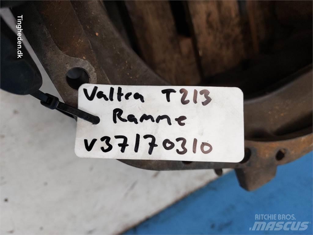 Valtra T213 Навесное оборудование и запчасти