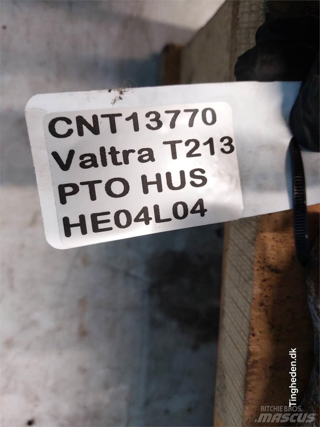 Valtra T213 Навесное оборудование и запчасти