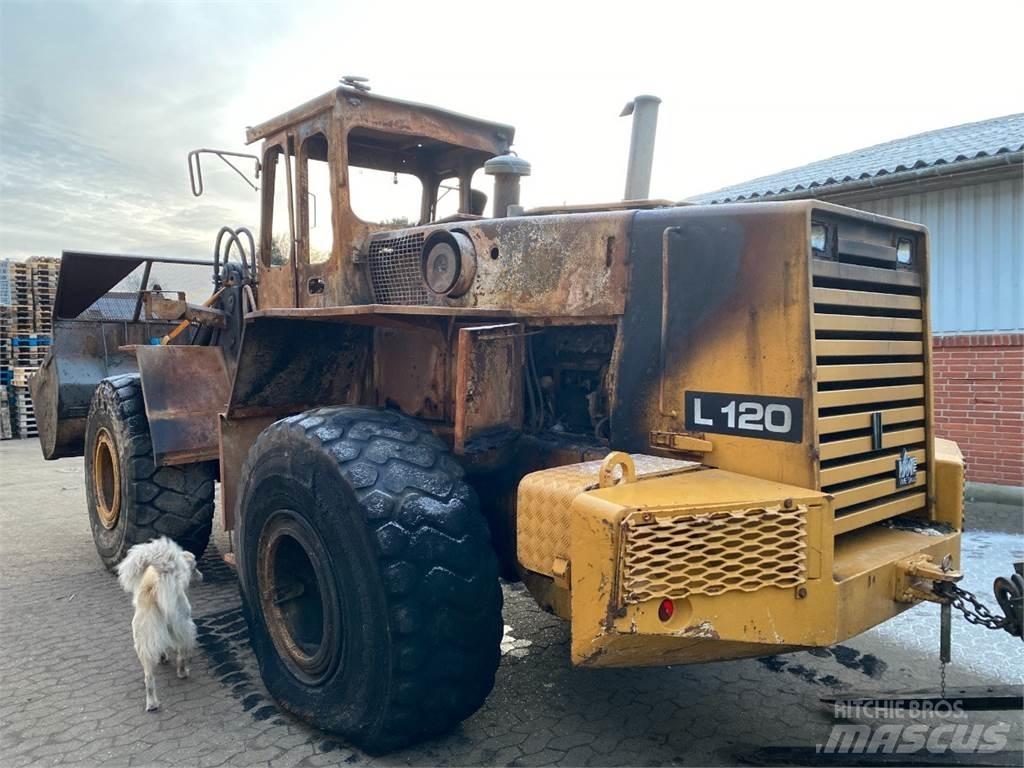 Volvo L120 Фронтальные погрузчики