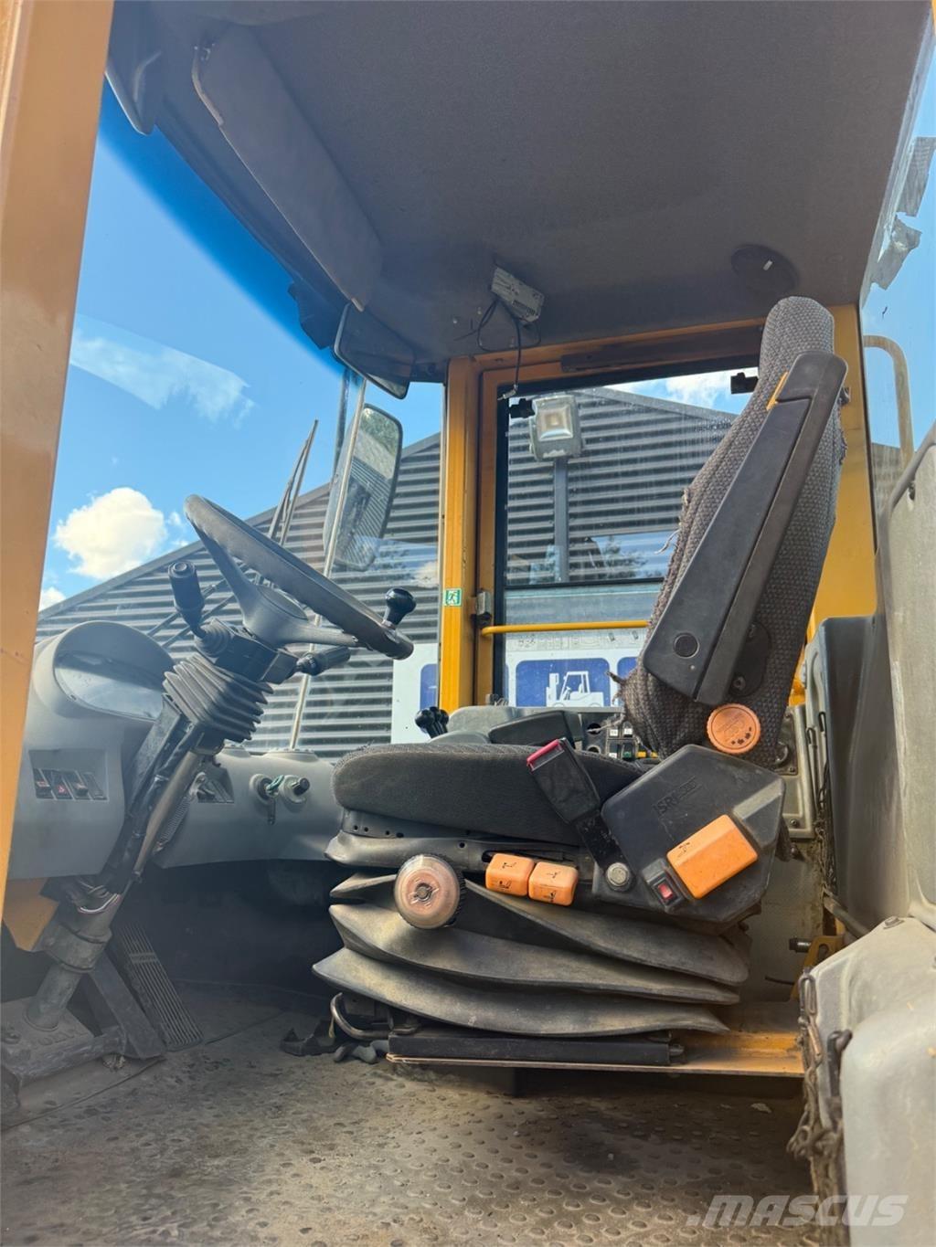 Volvo L90E Фронтальные погрузчики