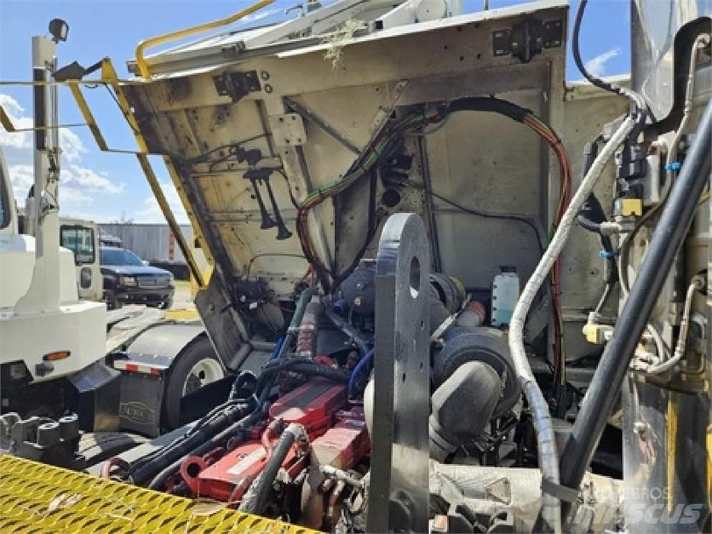 Autocar ACTT42 Терминальные тягачи
