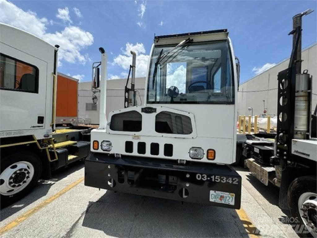 Autocar ACTT42 Терминальные тягачи