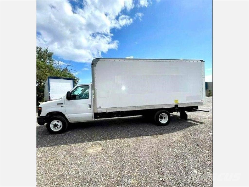 Ford E-350 Грузовики-Фургоны