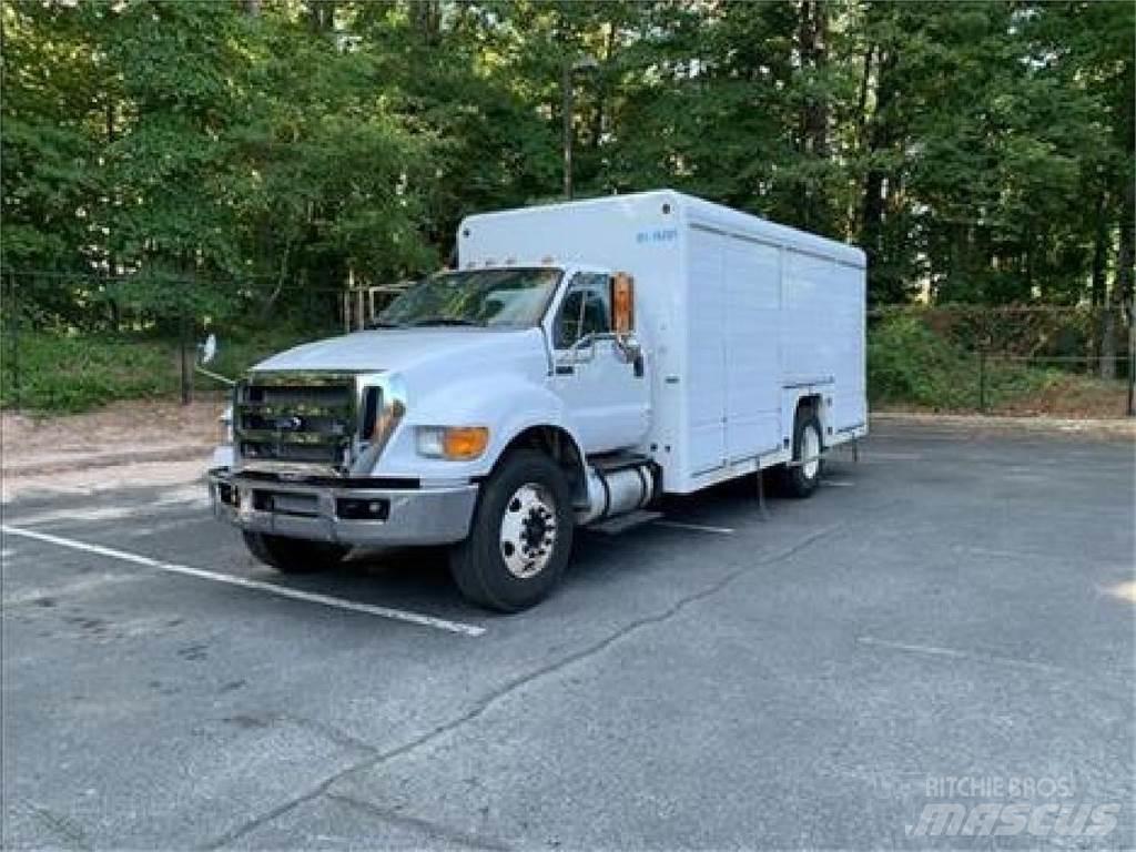 Ford F750 Грузовики для доставки напитков