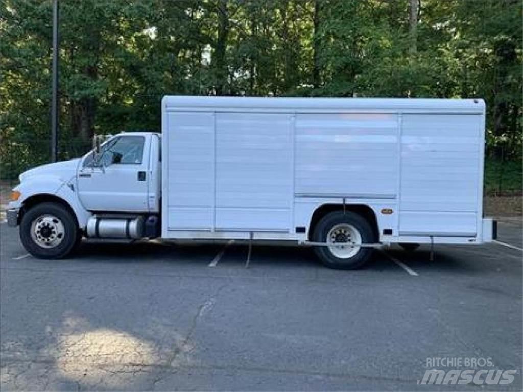 Ford F750 Грузовики для доставки напитков